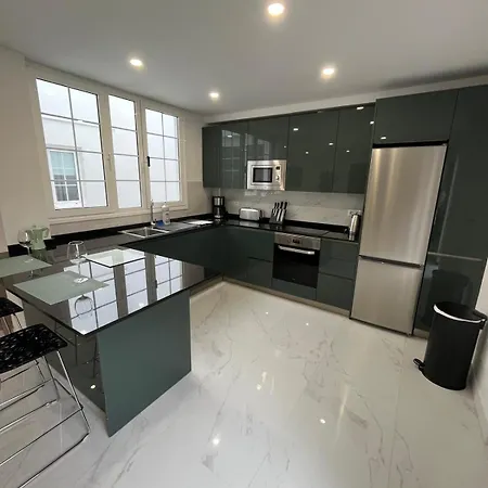 Luxury Penthouse Bbq Chill Out Terrace *